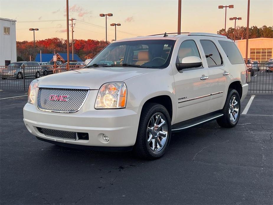 used 2013 GMC Yukon car, priced at $13,247