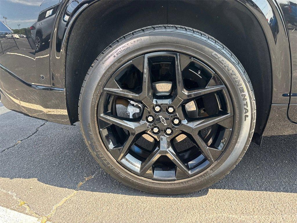 used 2024 Chevrolet Traverse car, priced at $50,996