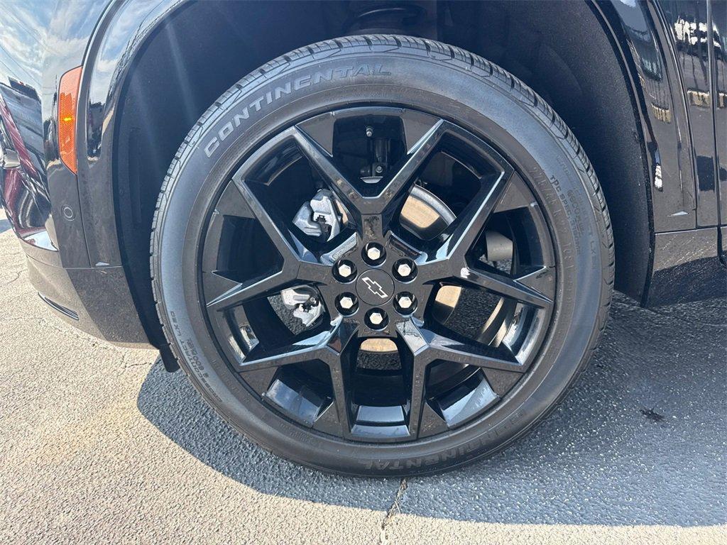 used 2024 Chevrolet Traverse car, priced at $50,996