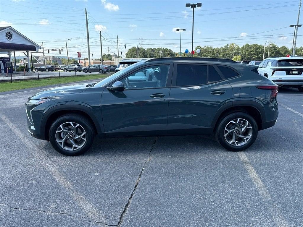 new 2025 Chevrolet Trax car, priced at $23,499