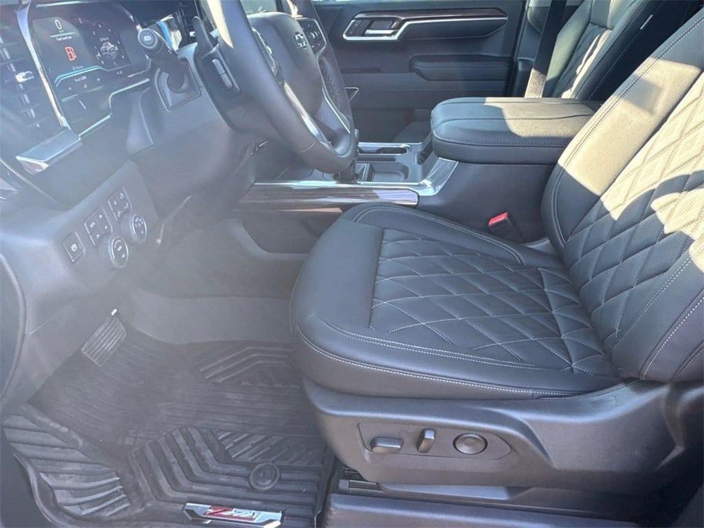 new 2025 Chevrolet Silverado 1500 car, priced at $62,075