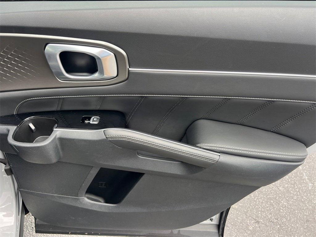 used 2023 Kia Sorento car, priced at $32,447