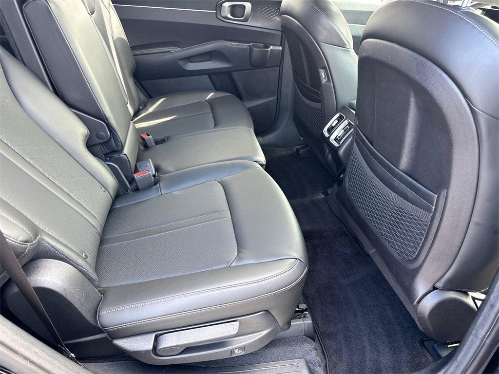 used 2021 Kia Sorento car, priced at $23,814
