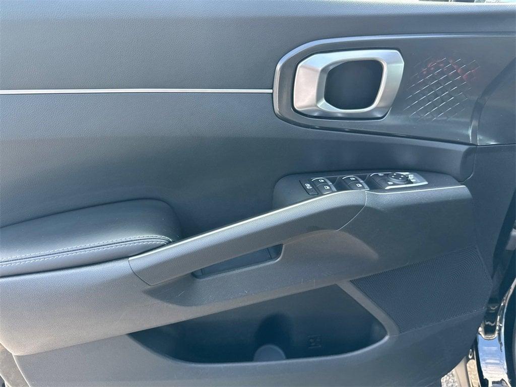 used 2021 Kia Sorento car, priced at $23,814
