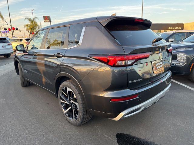 new 2024 Mitsubishi Outlander car, priced at $38,015