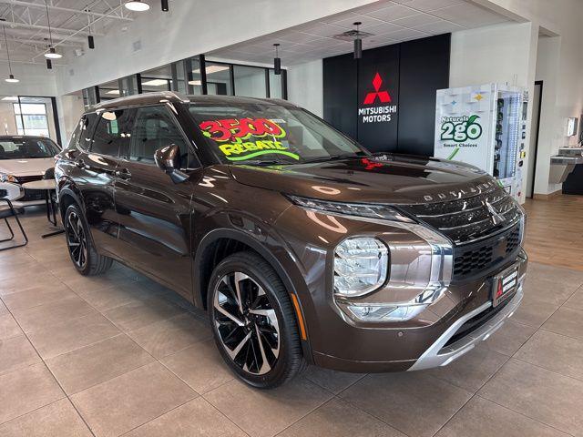 new 2024 Mitsubishi Outlander car, priced at $39,805