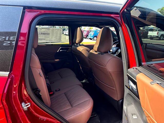 new 2025 Mitsubishi Outlander car, priced at $43,980