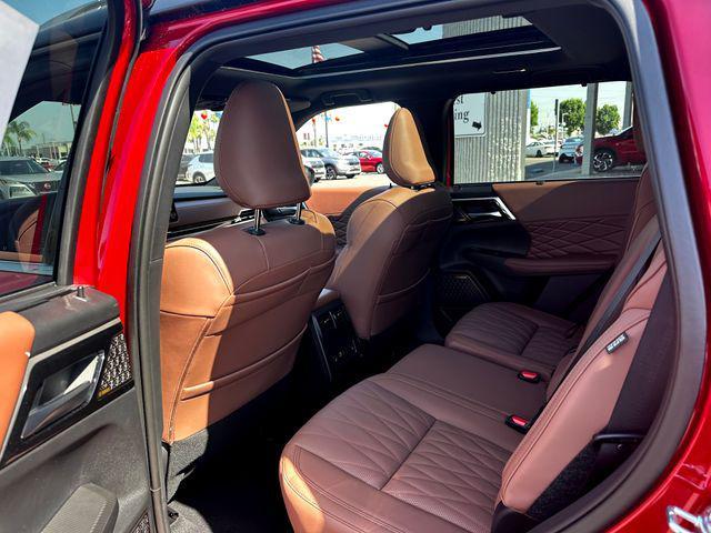 new 2025 Mitsubishi Outlander car, priced at $43,980