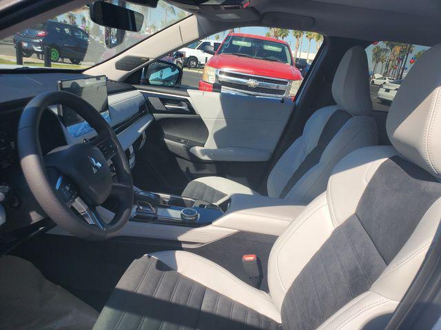 new 2025 Mitsubishi Outlander car, priced at $40,785