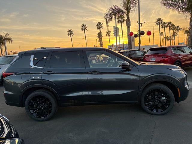 new 2024 Mitsubishi Outlander car, priced at $37,445