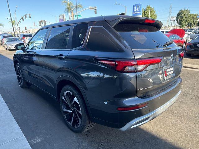 new 2024 Mitsubishi Outlander car, priced at $36,335