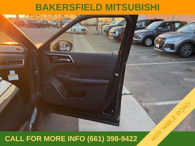 new 2025 Mitsubishi Outlander car, priced at $37,970