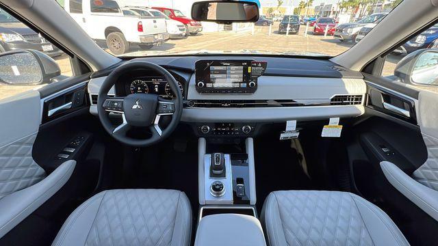 new 2024 Mitsubishi Outlander car, priced at $33,995