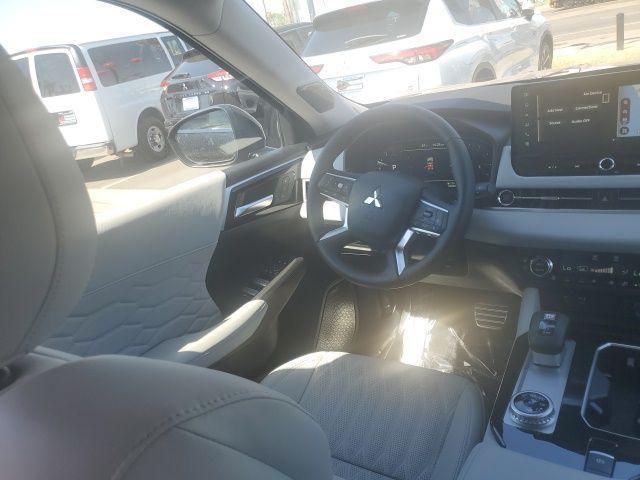 new 2025 Mitsubishi Outlander car, priced at $46,590