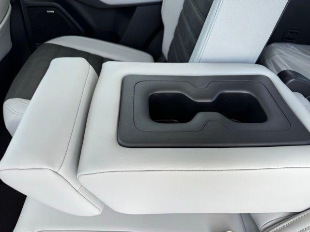 new 2025 Mitsubishi Outlander car, priced at $36,680