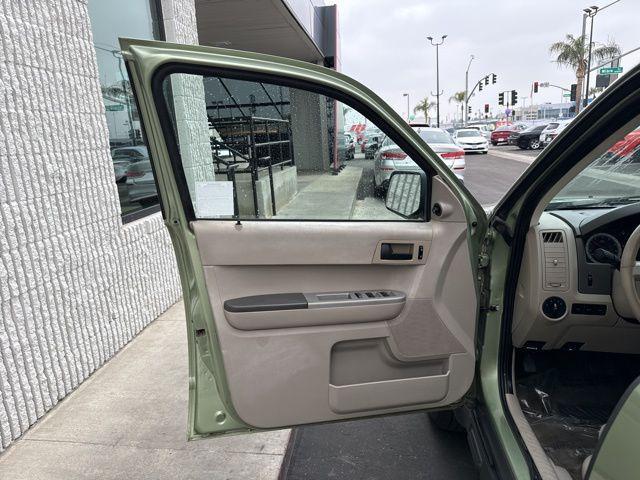 used 2008 Ford Escape Hybrid car, priced at $7,999