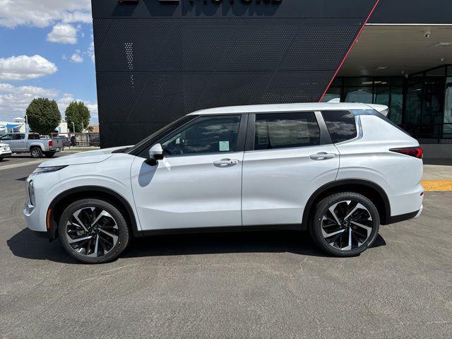 new 2024 Mitsubishi Outlander car, priced at $38,545