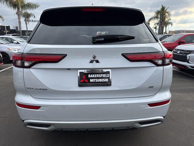 new 2024 Mitsubishi Outlander car, priced at $38,610