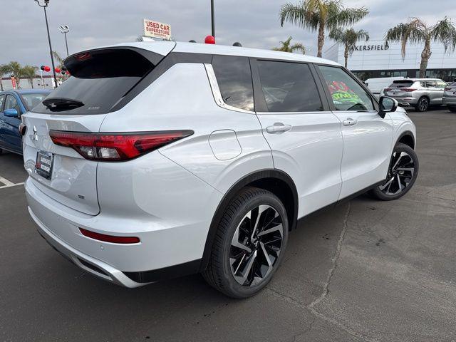 new 2024 Mitsubishi Outlander car, priced at $38,610