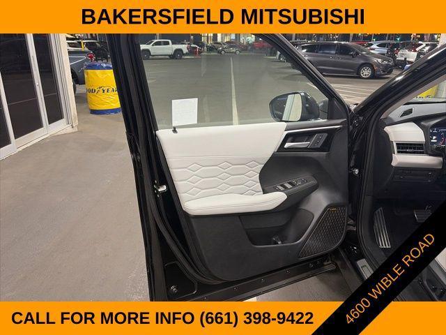 new 2025 Mitsubishi Outlander car, priced at $46,760