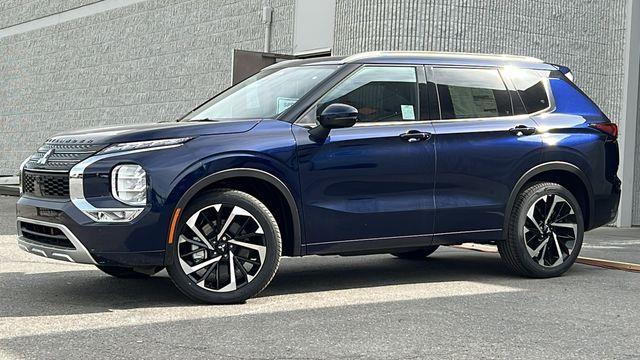 new 2024 Mitsubishi Outlander car, priced at $39,710