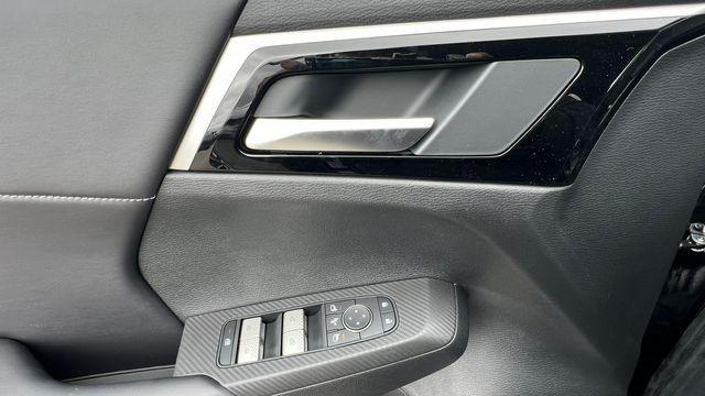 new 2024 Mitsubishi Outlander car, priced at $34,435