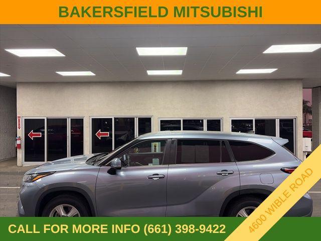 used 2023 Toyota Highlander car, priced at $32,995