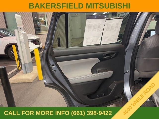 used 2023 Toyota Highlander car, priced at $32,995