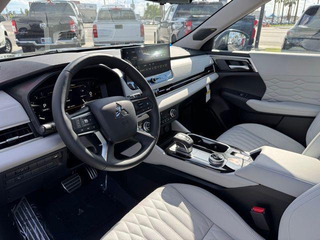 new 2025 Mitsubishi Outlander car, priced at $45,035