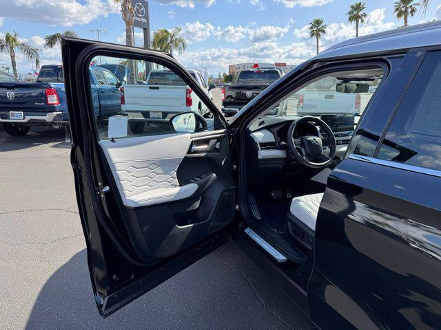new 2025 Mitsubishi Outlander car, priced at $45,035