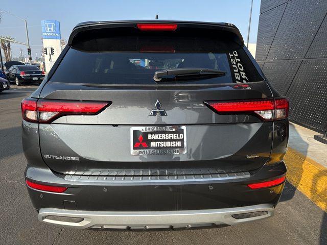 new 2024 Mitsubishi Outlander car, priced at $37,745