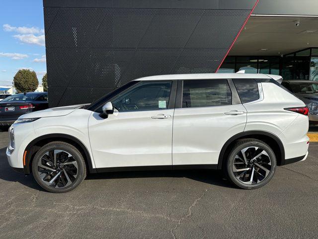 new 2024 Mitsubishi Outlander car, priced at $36,930