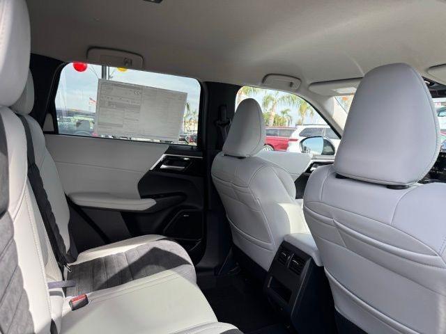new 2025 Mitsubishi Outlander car, priced at $39,880