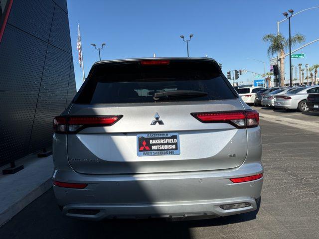 new 2024 Mitsubishi Outlander car, priced at $36,335