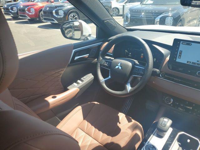 new 2025 Mitsubishi Outlander car, priced at $45,145