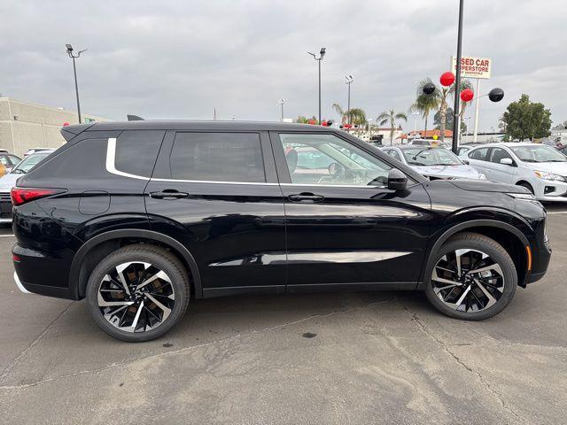 new 2024 Mitsubishi Outlander car, priced at $36,215