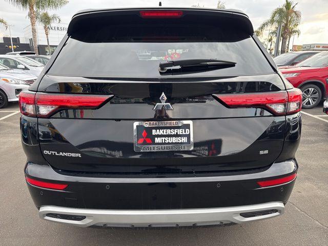 new 2024 Mitsubishi Outlander car, priced at $36,215