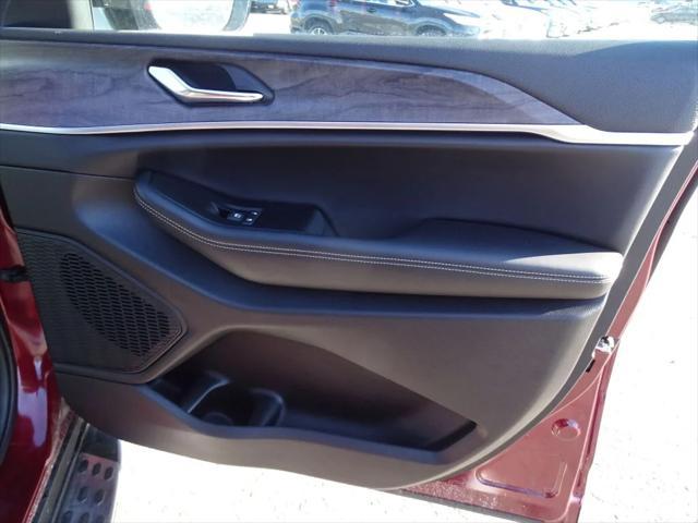 new 2025 Jeep Grand Cherokee car, priced at $46,605