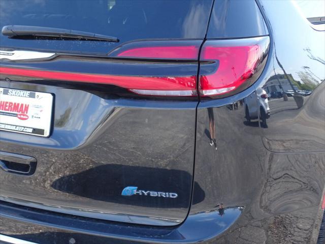 used 2023 Chrysler Pacifica Hybrid car, priced at $25,000
