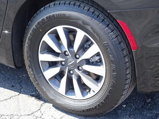 used 2023 Chrysler Pacifica Hybrid car, priced at $25,000