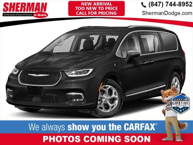 used 2023 Chrysler Pacifica Hybrid car