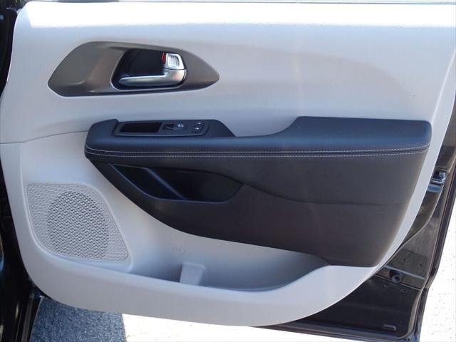 used 2023 Chrysler Pacifica Hybrid car, priced at $25,000