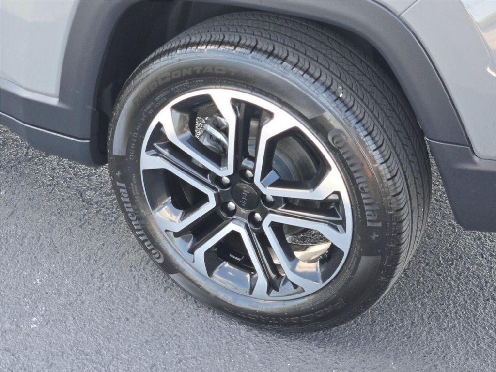 used 2022 Jeep Compass car, priced at $25,000