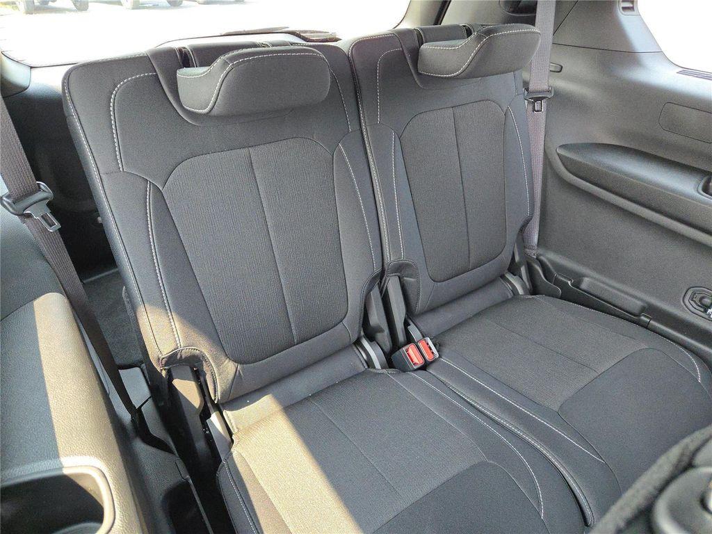 new 2025 Jeep Grand Cherokee L car, priced at $35,625