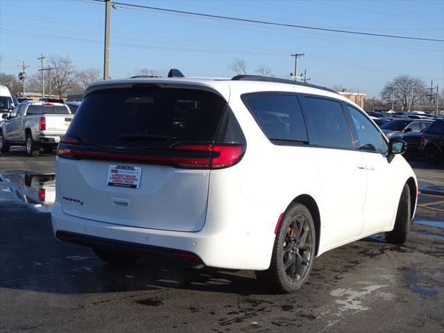 new 2024 Chrysler Pacifica car, priced at $47,510
