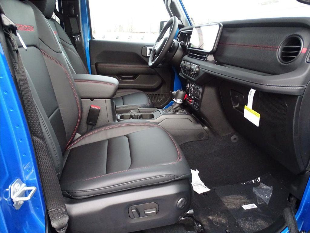 new 2025 Jeep Gladiator car, priced at $52,603