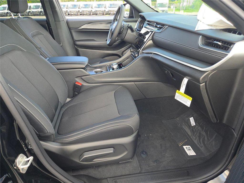 new 2025 Jeep Grand Cherokee L car, priced at $34,800