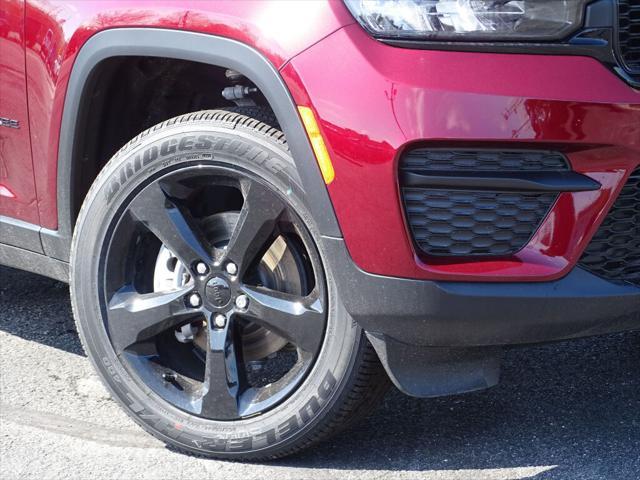 new 2025 Jeep Grand Cherokee car, priced at $42,970