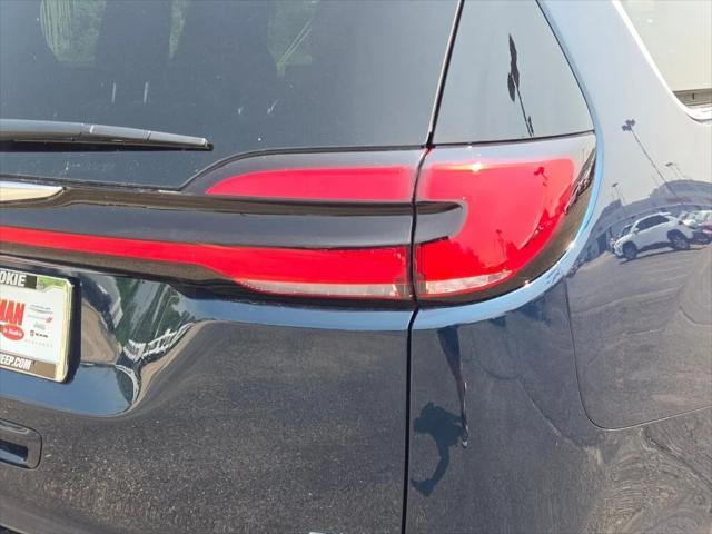 new 2025 Chrysler Pacifica car, priced at $43,415