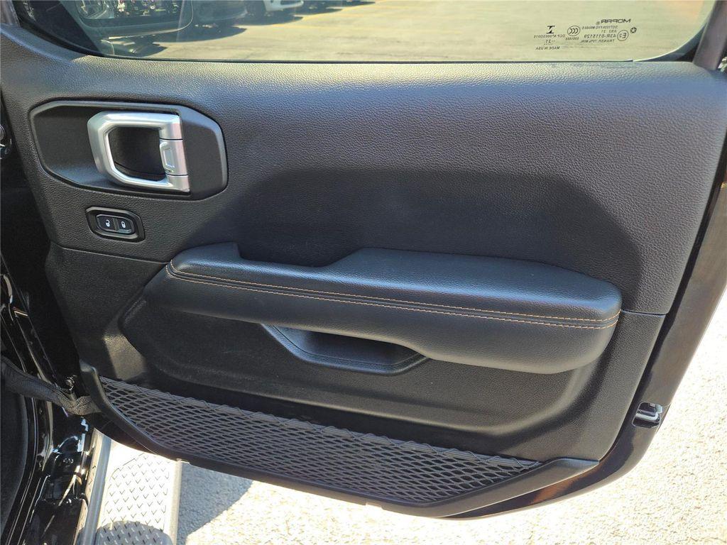 used 2021 Jeep Gladiator car, priced at $36,420